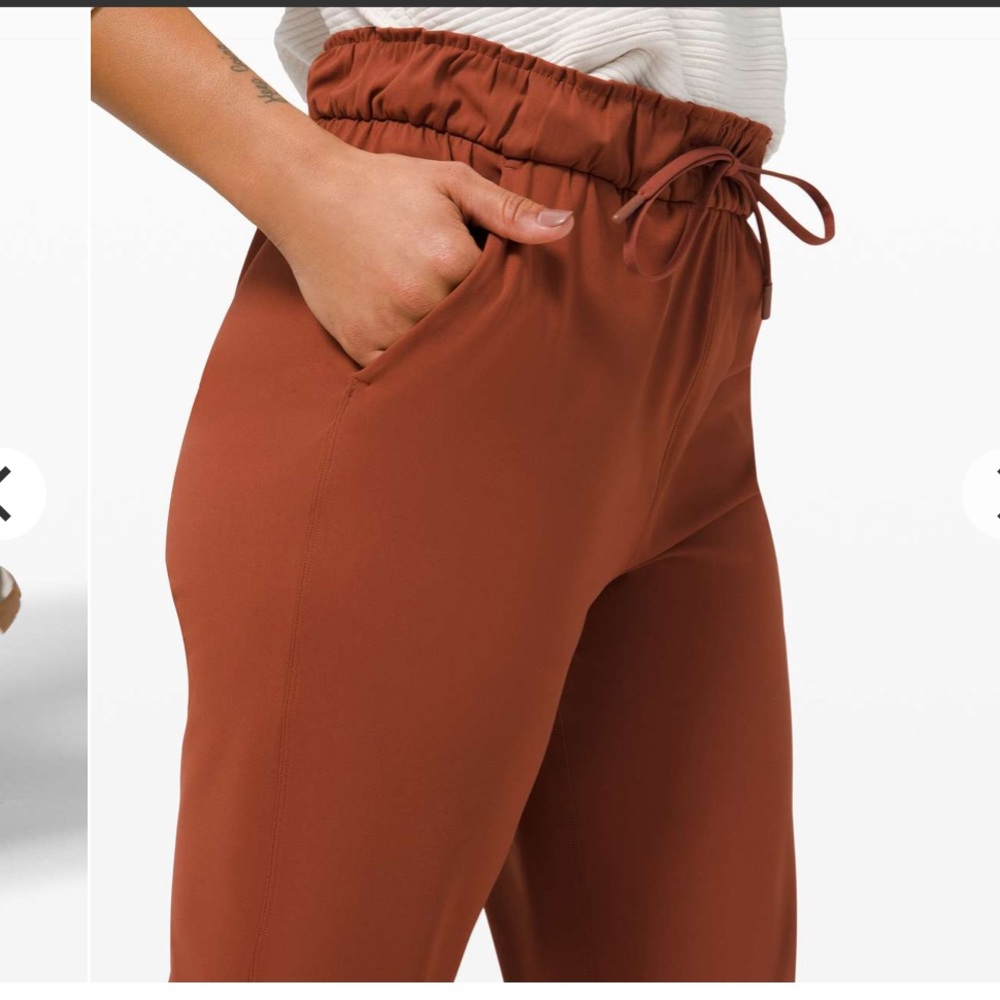 Lululemon Stretch High-Rise Jogger
Dark Terracotta